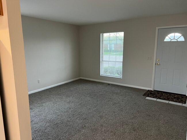 516 Thoma Pl, Unit A in Vandalia, OH - Building Photo - Building Photo