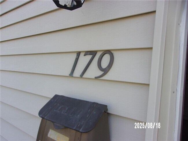 177-177 Kearney St in Cranston, RI - Building Photo - Building Photo