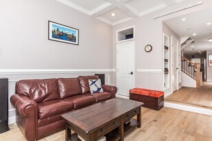 736 Light St in Baltimore, MD - Building Photo