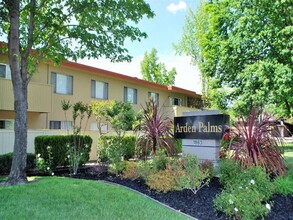 Arden Palms Apartments in Sacramento, CA - Foto de edificio - Building Photo