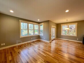 12 Beaverdam Knoll Rd in Asheville, NC - Building Photo - Building Photo