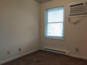 232 Pierce St (Pierce Street Apartments) in West Lafayette, IN - Building Photo - Building Photo