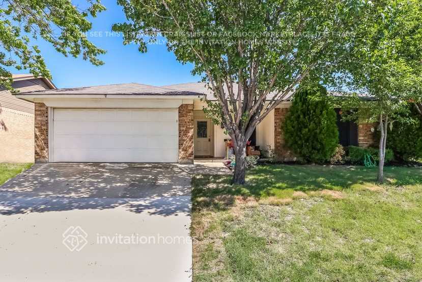 6461 Westridge Dr in Watauga, TX - Building Photo