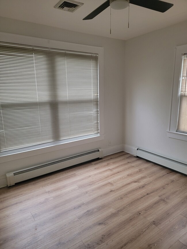 561 De Mott Ave in North Baldwin, NY - Building Photo - Building Photo