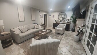 15358 Leadwell St in Los Angeles, CA - Building Photo