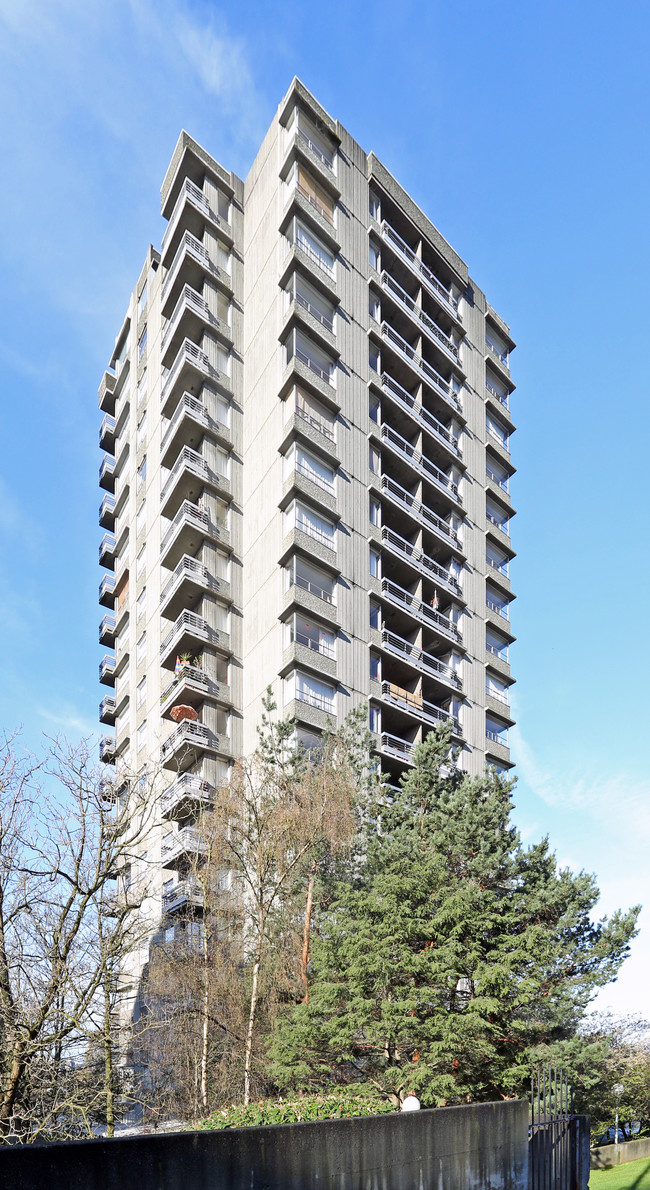 The Tallinn in Vancouver, BC - Building Photo - Building Photo