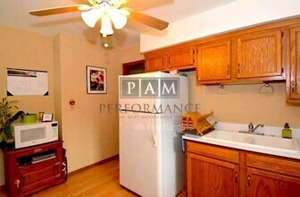 6747 Hillside Ln in Wauwatosa, WI - Building Photo - Building Photo