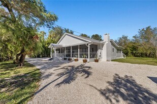 17790 Caloosa Rd in Alva, FL - Building Photo