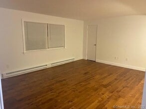 28 Canterbury Arms in New Milford, CT - Building Photo - Building Photo