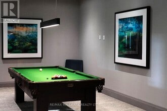 555 William Graham Dr in Aurora, ON - Building Photo - Building Photo