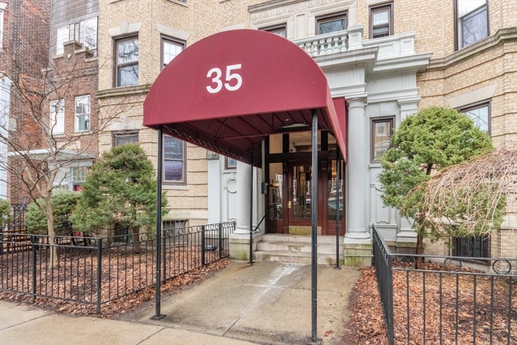 35 Queensberry in Boston, MA - Building Photo