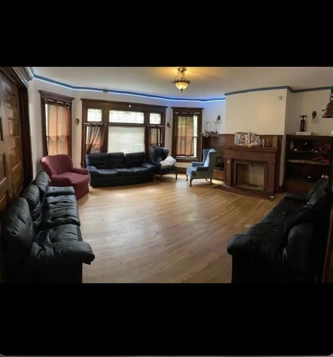 property at 121 Oak St