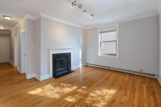 630 W Waveland Ave in Chicago, IL - Building Photo - Building Photo
