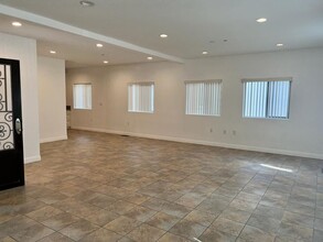 1109 S La Peer Dr-Unit -1109 Downstairs in Los Angeles, CA - Building Photo - Building Photo