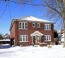 18-20 Preston Pl in Toronto, ON - Building Photo