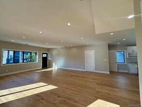 159 Harrison Ave in Mineola, NY - Foto de edificio - Building Photo