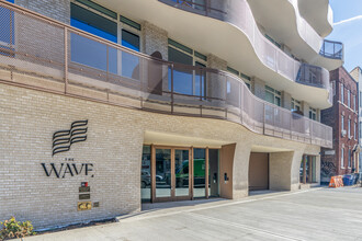 The Wave in Brooklyn, NY - Foto de edificio - Building Photo