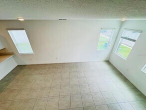 3140 Skyline Lp in Kissimmee, FL - Building Photo - Building Photo