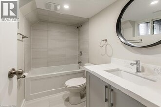 129 E 22nd St in Hamilton, ON - Building Photo - Building Photo