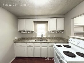 806 W 25th St in North Little Rock, AR - Building Photo - Building Photo