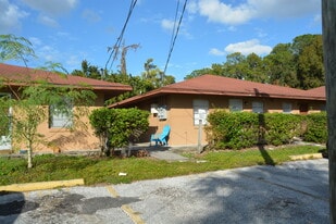 Oakcrest Apartments in Winter Haven, FL - Building Photo