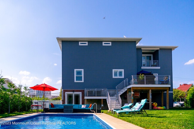 18 Valentine St in Monmouth Beach, NJ - Building Photo - Building Photo