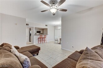 6650 W Warm Springs Rd in Las Vegas, NV - Foto de edificio - Building Photo