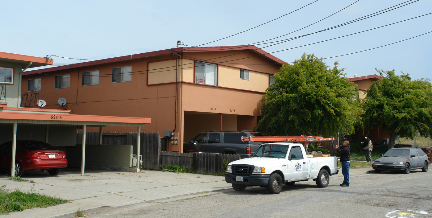 Richmond Fourplex in Richmond, CA - Foto de edificio