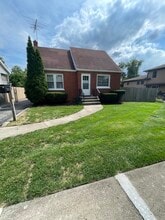 111 N Wilmette Ave in Westmont, IL - Building Photo - Building Photo