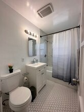 3731 Dwight St, Unit Back House in San Diego, CA - Foto de edificio - Building Photo