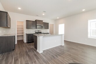 15204 Estrella Rd E in Houston, TX - Building Photo - Building Photo