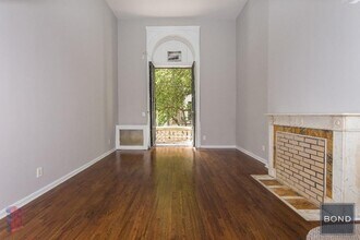 7 E 75th St in New York, NY - Building Photo - Building Photo