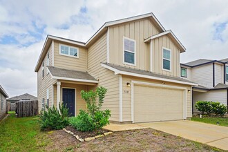 5807 Rolling Gln in San Antonio, TX - Building Photo - Building Photo
