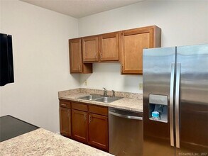 27 Hillside Pl in New Britain, CT - Building Photo - Building Photo