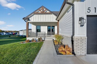 5108 154th Cir in Urbandale, IA - Building Photo - Building Photo