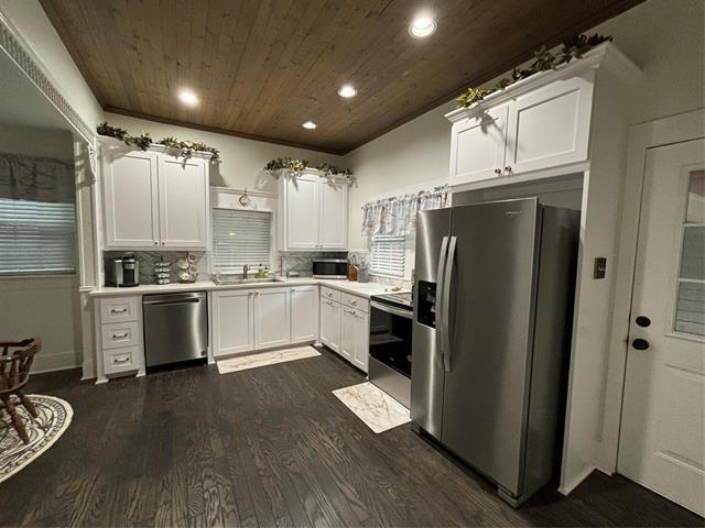 506 W Baylor St in Ennis, TX - Building Photo