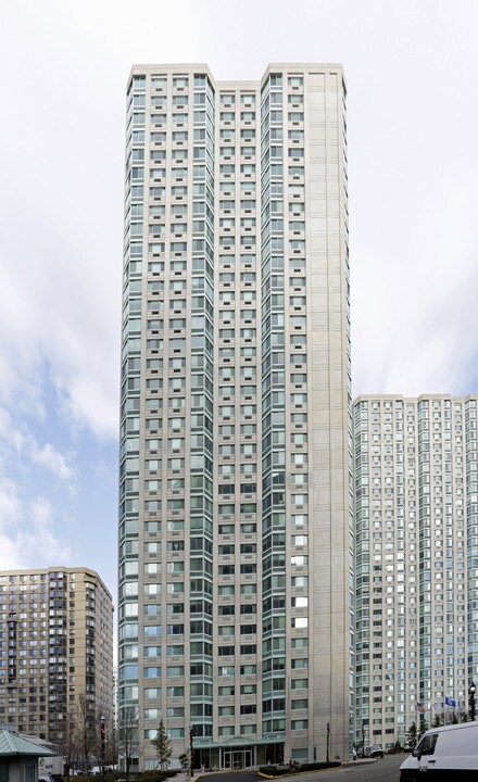 Southampton in Jersey City, NJ - Building Photo