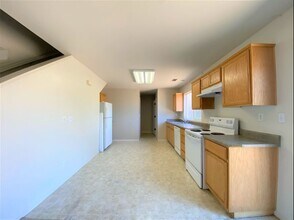 3825 Twilight Ave in Merced, CA - Foto de edificio - Building Photo