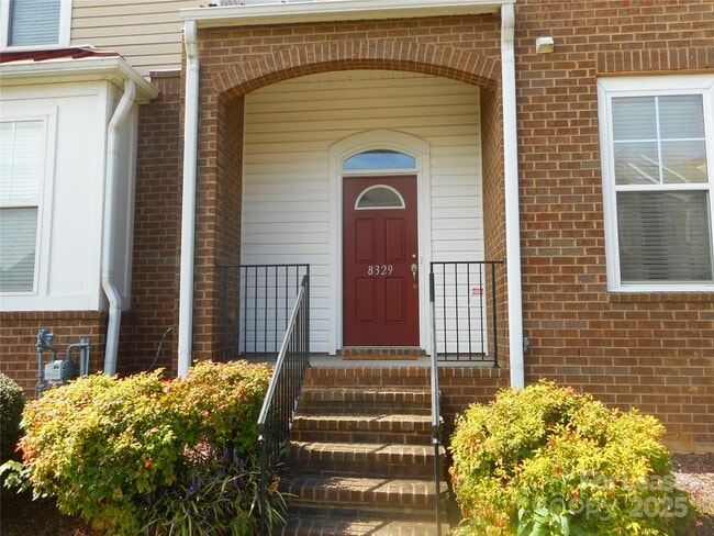 8329 Scotney Bluff Avenue in Charlotte, NC - Building Photo - Building Photo