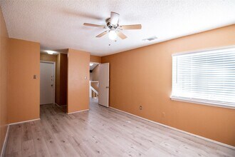 3162 Windchase Blvd in Houston, TX - Building Photo - Building Photo