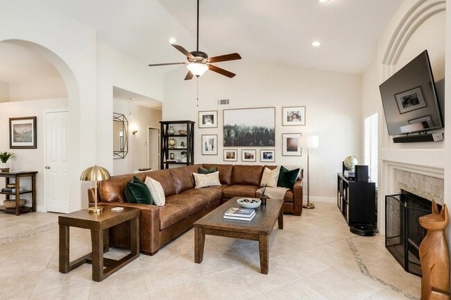 13256 W Wilshire Dr in Goodyear, AZ - Building Photo - Building Photo