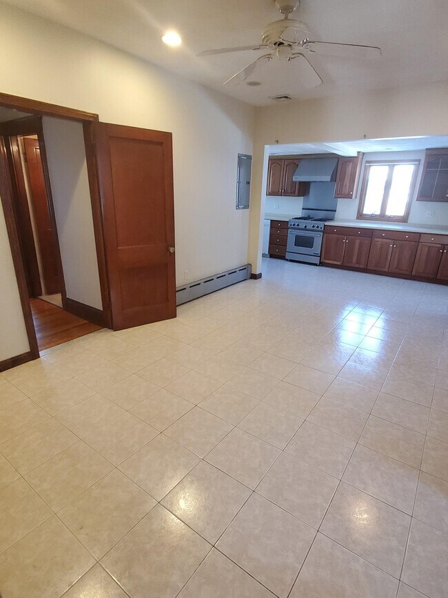5 Castleton St, Unit 2 in Boston, MA - Building Photo - Building Photo
