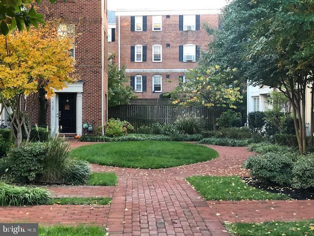 430-A N Thomas St in Arlington, VA - Building Photo - Building Photo