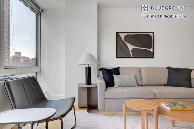 215 E 96th St in New York, NY - Building Photo - Building Photo