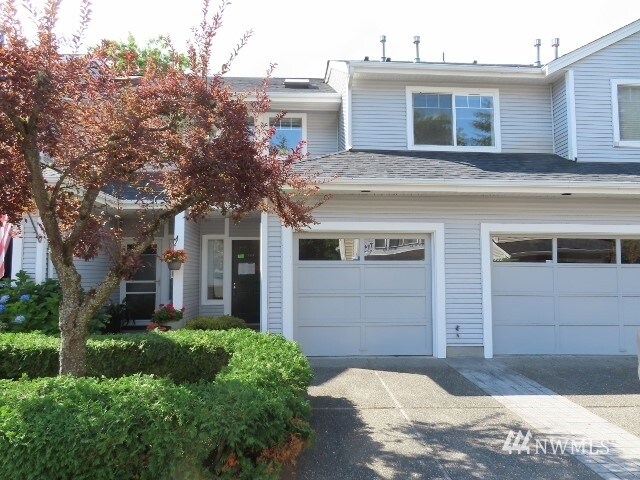 4714 Fairwood Blvd NE in Tacoma, WA - Building Photo