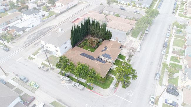 4214 W Broadway in Hawthorne, CA - Building Photo - Building Photo