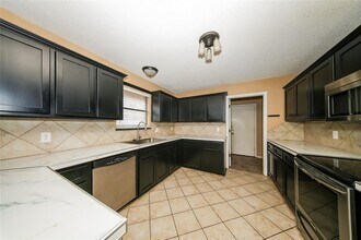 12012 Sagamore Dr in Yukon, OK - Building Photo - Building Photo