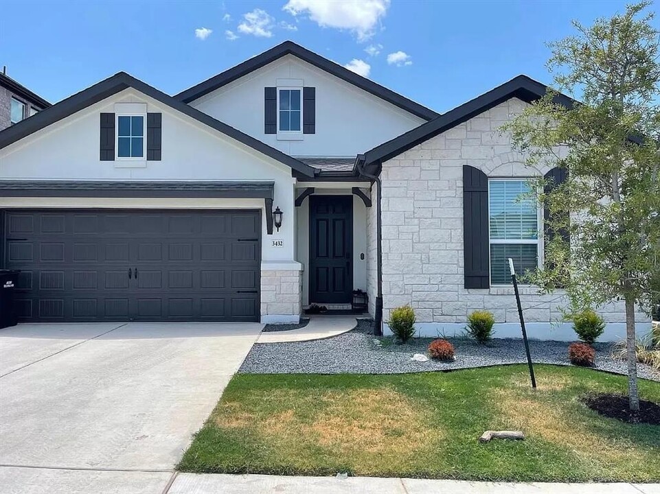 3432 Charade Dr in Leander, TX - Building Photo