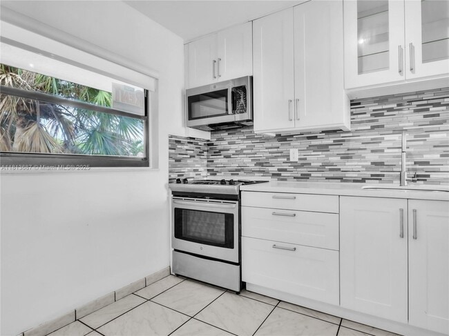 500 W Park Dr in Miami, FL - Building Photo - Building Photo