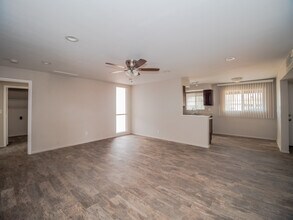 7014 E Holly St in Scottsdale, AZ - Building Photo - Building Photo